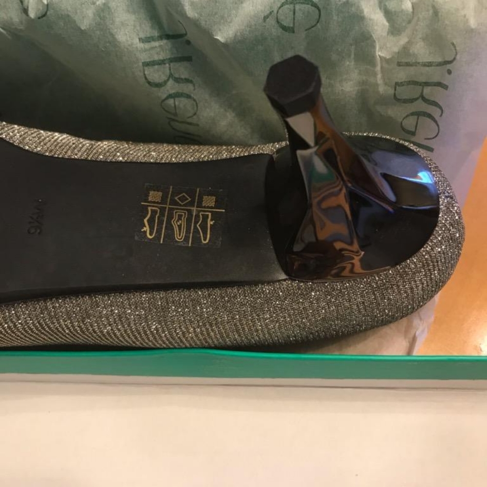 J. Renee Dawson Pewter Glitter Pump